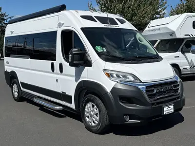 New 2026 Roadtrek Play SRT