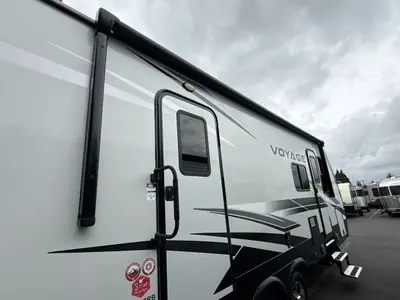 2021 Winnebago Voyage photo 12