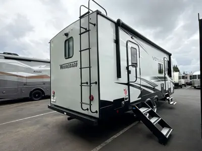 2021 Winnebago Voyage photo 9