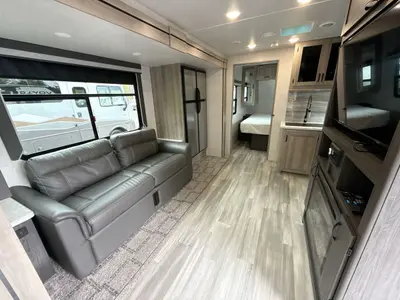 2021 Winnebago Voyage photo 37