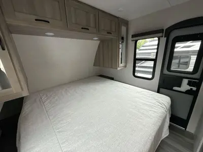 2021 Winnebago Voyage photo 36