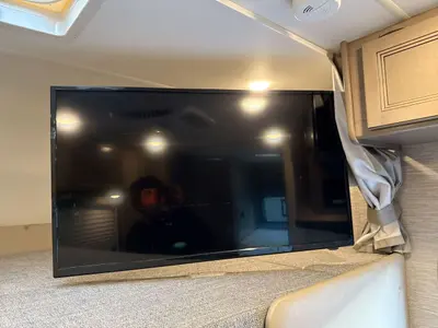 2022 Thor Motor Coach Chateau photo 12
