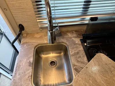 2022 Thor Motor Coach Chateau photo 19