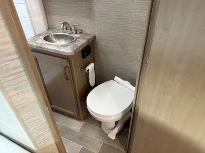 2022 Thor Motor Coach Chateau photo 20