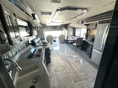 2018 American Coach American Revolution SE photo 28