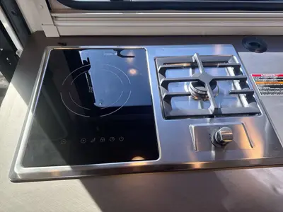 2027 Winnebago Navion photo 18