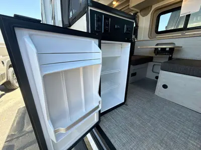 2027 Winnebago Solis photo 33