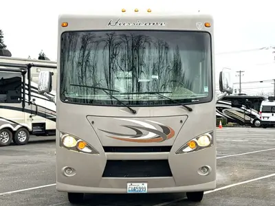2015 Thor Motor Coach Hurricane photo 4