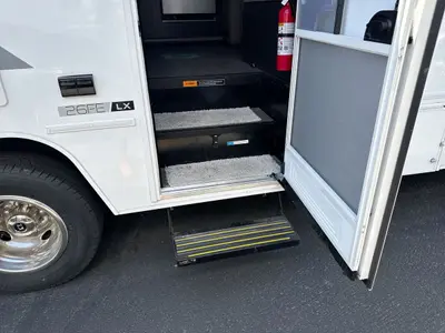 2027 Winnebago Suncruiser photo 13