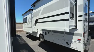 2027 Winnebago Suncruiser photo 3