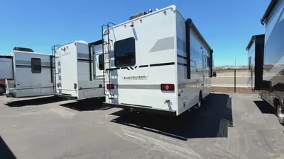 2027 Winnebago Suncruiser photo 5