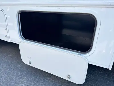 2027 Winnebago Suncruiser photo 14