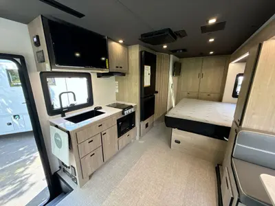 2026 Grand Design Lineage Series M photo 44