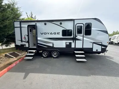 2020 Winnebago Voyage photo 10