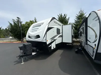 2020 Winnebago Voyage photo 5