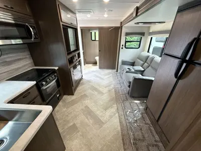 2020 Winnebago Voyage photo 35