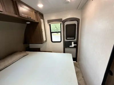 2020 Winnebago Voyage photo 33