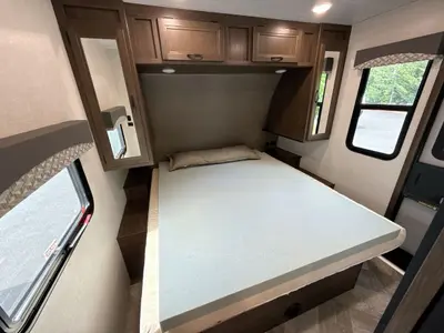 2020 Winnebago Voyage photo 32