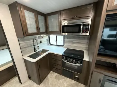 2020 Winnebago Voyage photo 28