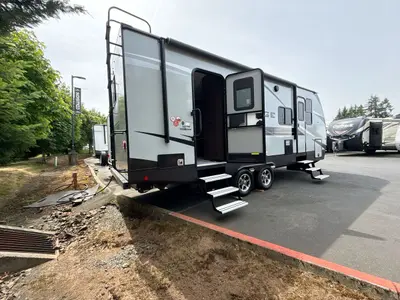 2020 Winnebago Voyage photo 7
