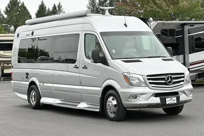 Used 2017 Winnebago Era 70C
