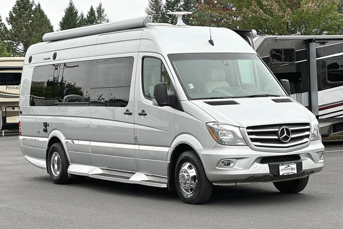 2017 Winnebago Era exterior