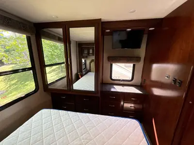 2017 Holiday Rambler Admiral XE photo 36