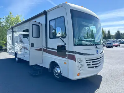 2017 Holiday Rambler Admiral XE photo 3
