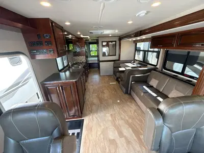 2017 Holiday Rambler Admiral XE photo 41