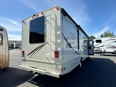 2017 Holiday Rambler Admiral XE photo 9