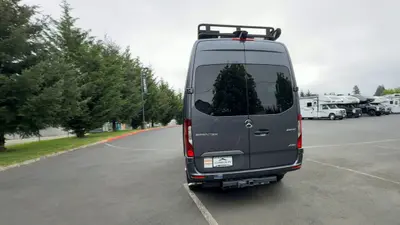 2025 Holiday Rambler Xpedition photo 3