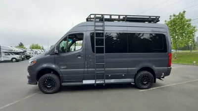 2025 Holiday Rambler Xpedition photo 9