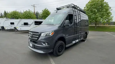 2025 Holiday Rambler Xpedition photo 8