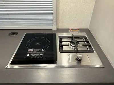 2027 Winnebago Navion photo 33