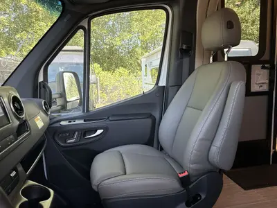 2027 Winnebago Navion photo 23