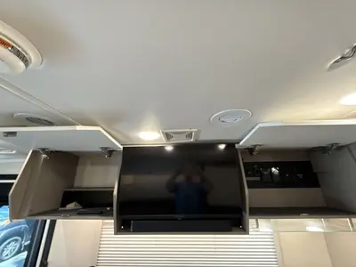 2027 Winnebago Navion photo 34