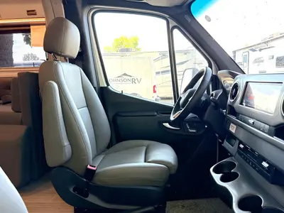 2027 Winnebago Navion photo 22