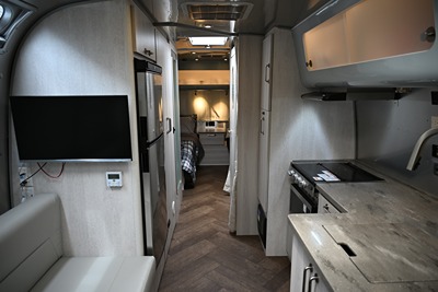2025 AIRSTREAM INTERNATIONAL photo 6