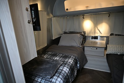 2025 AIRSTREAM INTERNATIONAL photo 8