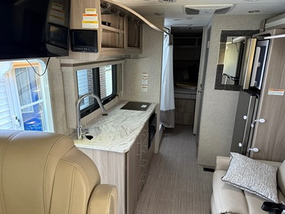 2024 THOR MOTOR COACH VEGAS photo 5