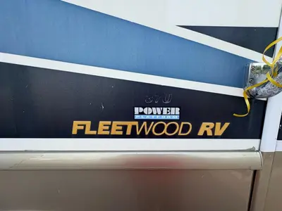 2003 Fleetwood Bounder Diesel photo 12