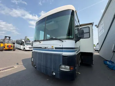 2003 Fleetwood Bounder Diesel photo 3