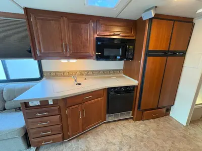 2003 Fleetwood Bounder Diesel photo 23