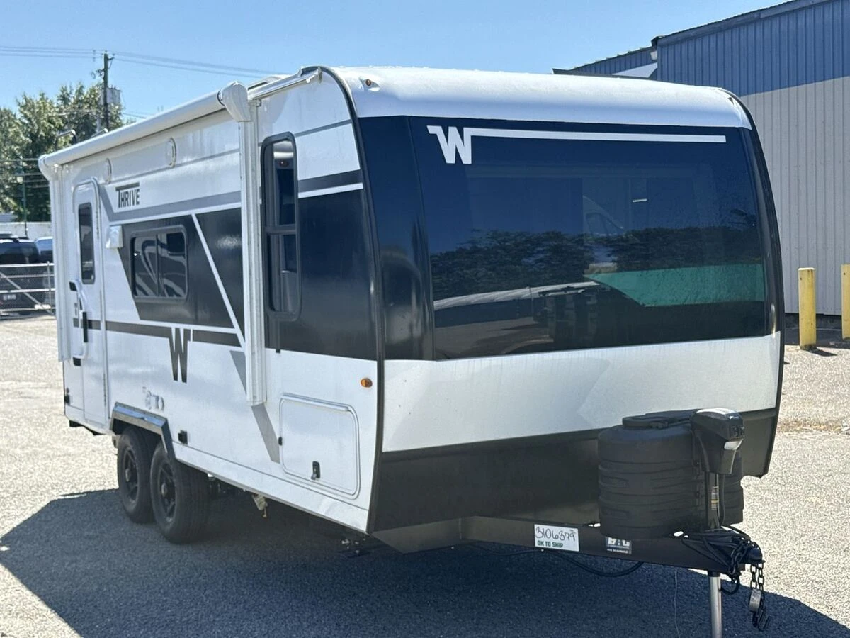 2027 Winnebago Thrive exterior