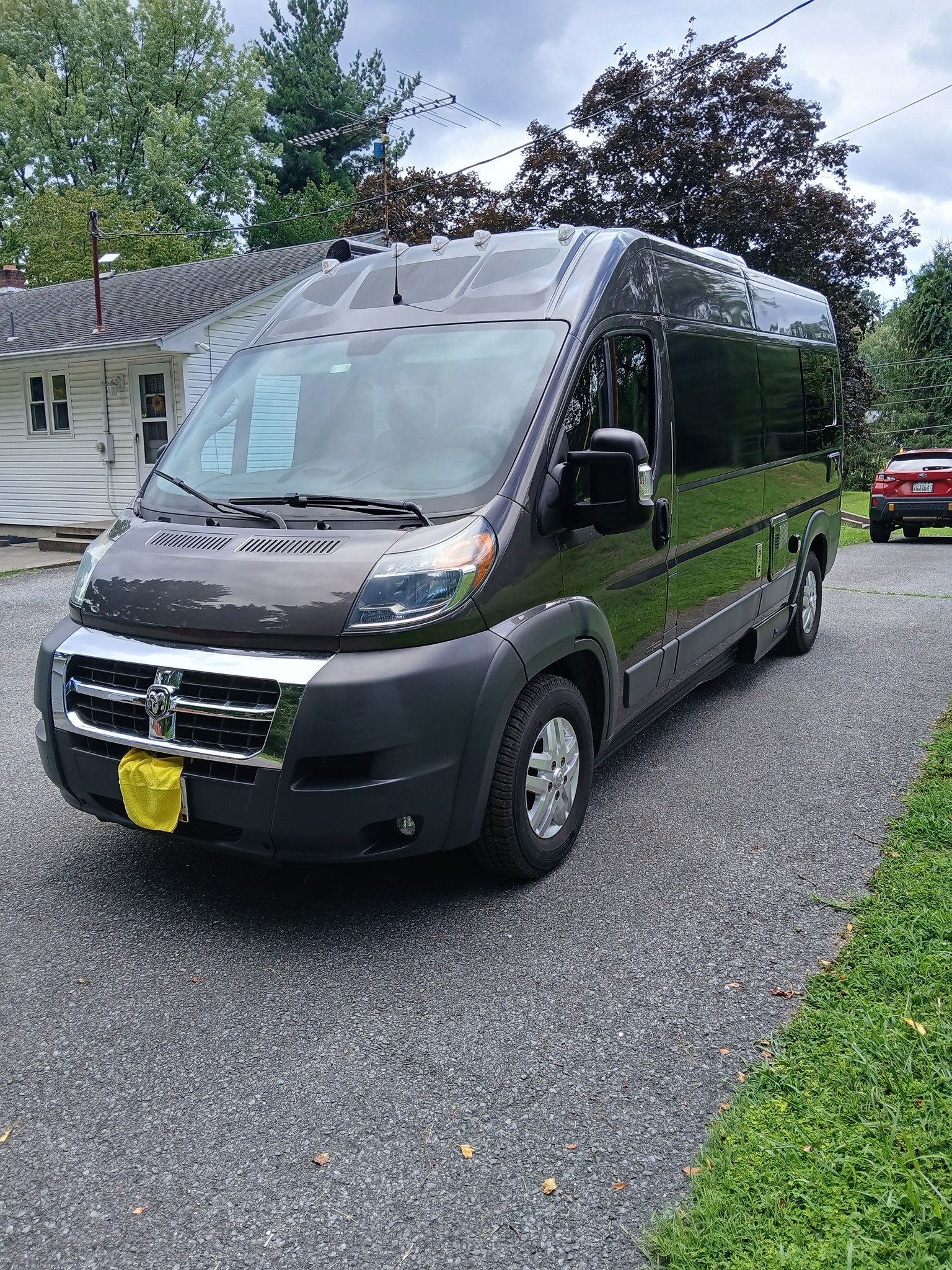2019 ROADTREK SIMPLICITY exterior