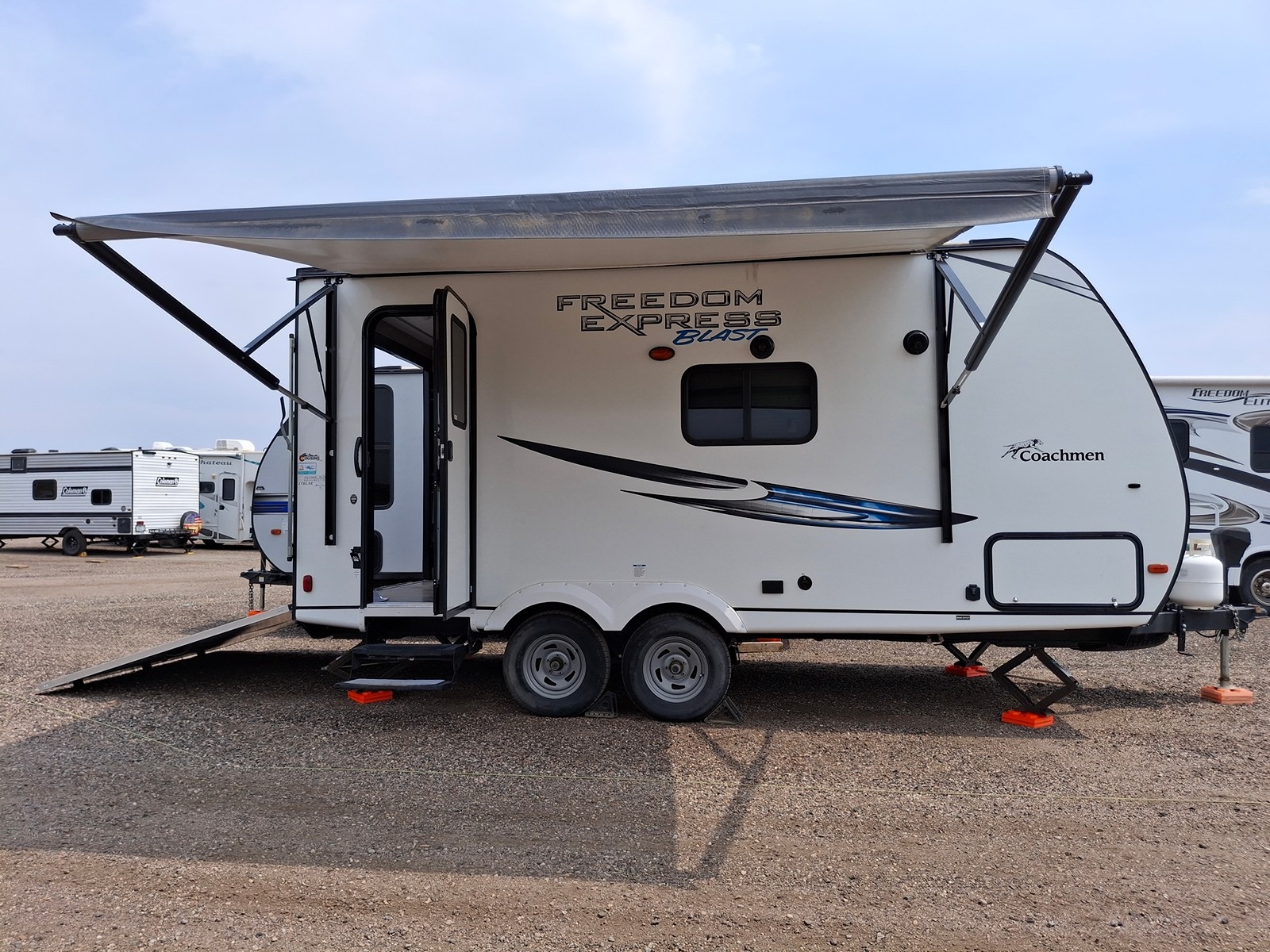 2020 COACHMEN FREEDOM EXPRESS BLAST exterior