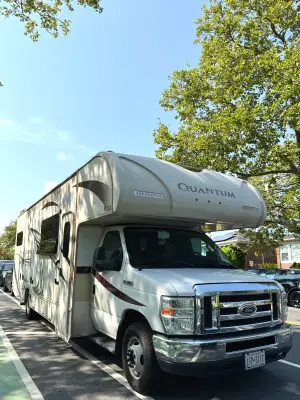 2016 THOR MOTOR COACH QUANTUM photo 3