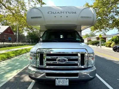 2016 THOR MOTOR COACH QUANTUM photo 2