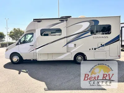 2018 Thor Motor Coach Compass photo 7