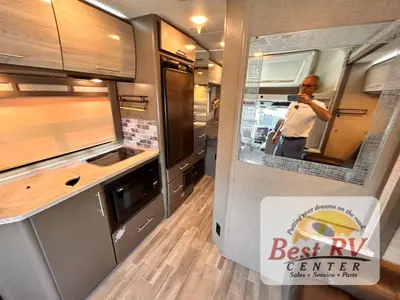 2018 Thor Motor Coach Compass photo 22